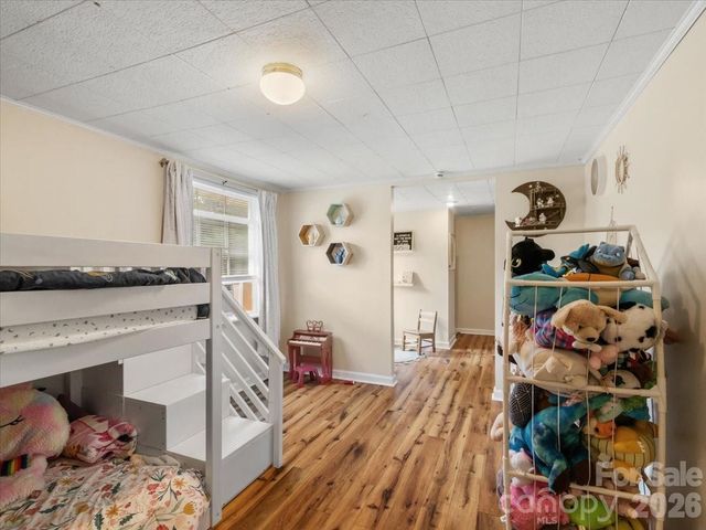 140 Locust Grove Road, Weaverville, NC 28787