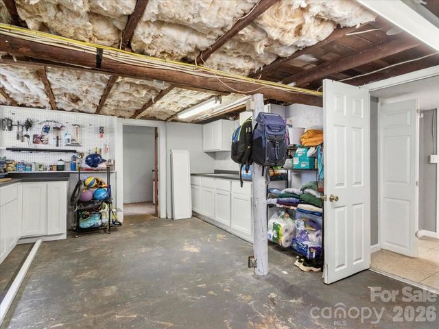 140 Locust Grove Road, Weaverville, NC 28787