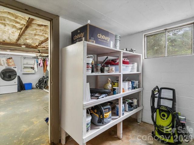 140 Locust Grove Road, Weaverville, NC 28787