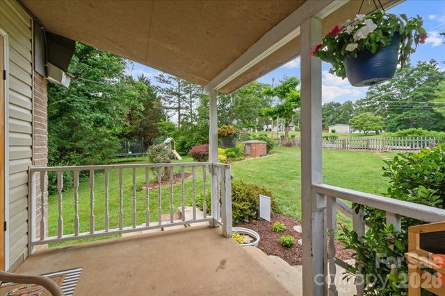 140 Locust Grove Road, Weaverville, NC 28787