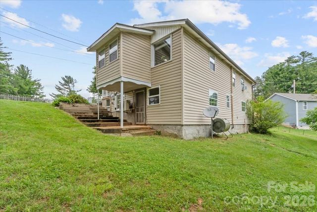 140 Locust Grove Road, Weaverville, NC 28787