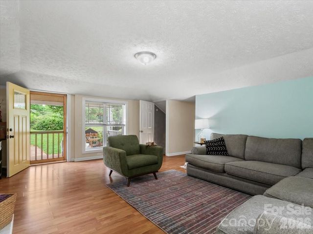 140 Locust Grove Road, Weaverville, NC 28787