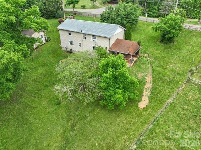 140 Locust Grove Road, Weaverville, NC 28787