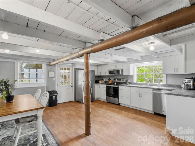 140 Locust Grove Road, Weaverville, NC 28787