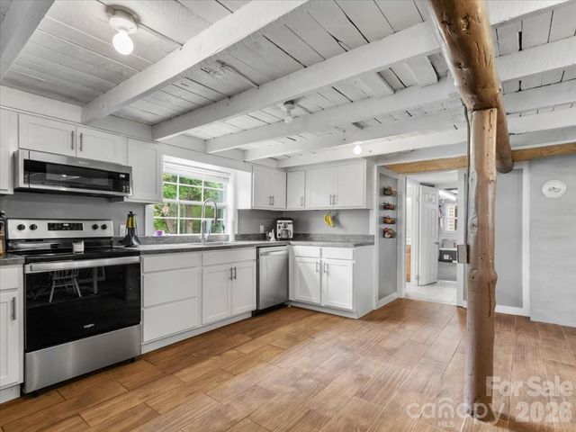 140 Locust Grove Road, Weaverville, NC 28787