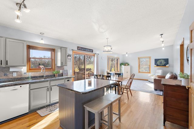 9528 115th Street NW, New Haven Twp, MN 55963