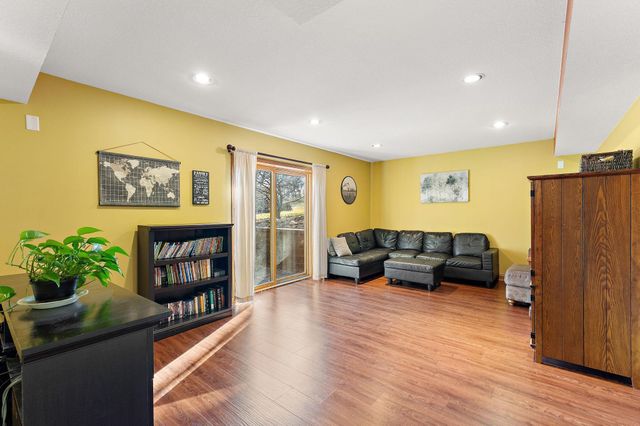 9528 115th Street NW, New Haven Twp, MN 55963