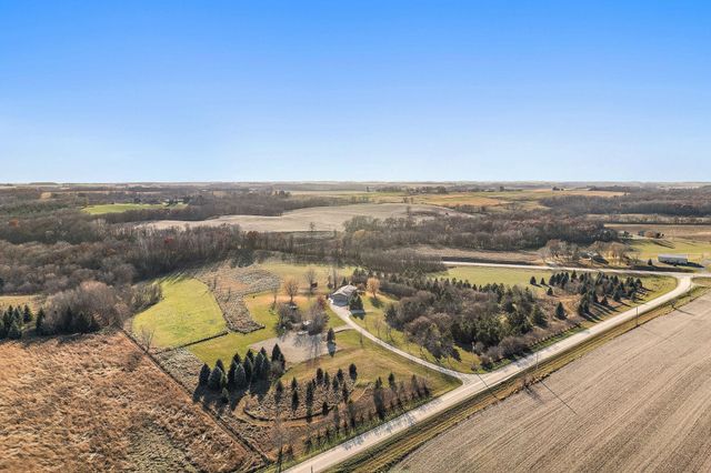 9528 115th Street NW, New Haven Twp, MN 55963