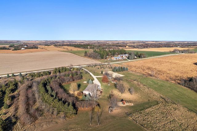 9528 115th Street NW, New Haven Twp, MN 55963