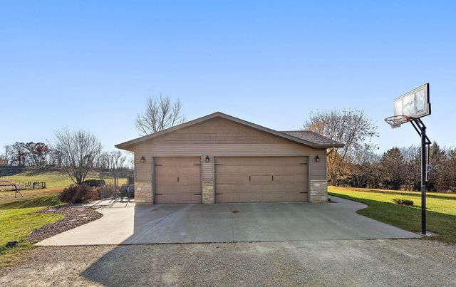 9528 115th Street NW, New Haven Twp, MN 55963