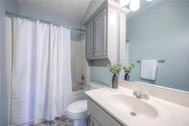 15512 S Alden Street, Olathe, KS 66062