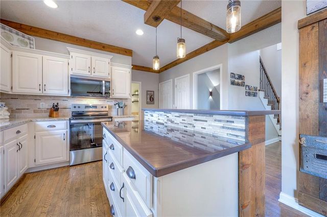 15512 S Alden Street, Olathe, KS 66062