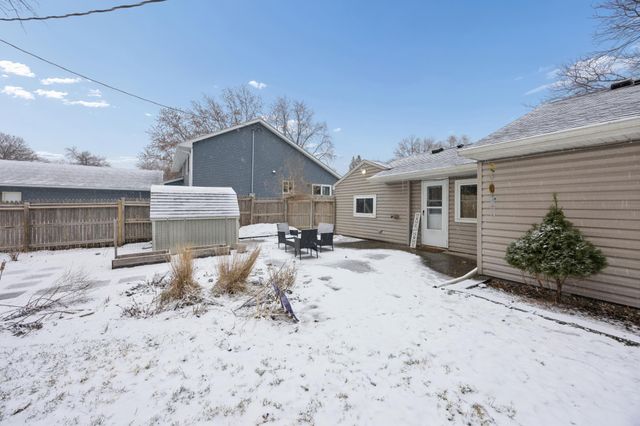 417 105th Lane NW, Coon Rapids, MN 55448