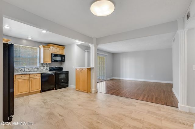 5201 ATLANTIC Boulevard 45, Jacksonville, FL 32207