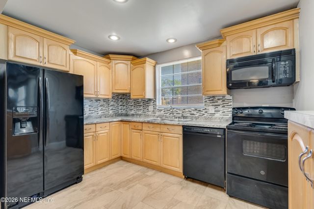5201 ATLANTIC Boulevard 45, Jacksonville, FL 32207