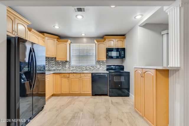 5201 ATLANTIC Boulevard 45, Jacksonville, FL 32207