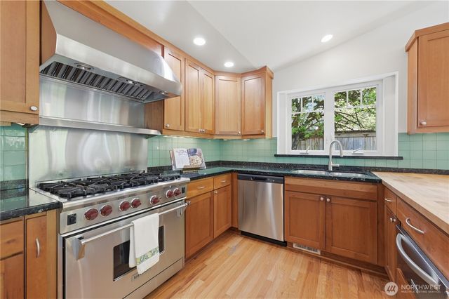 10630 NE 18th Street, Bellevue, WA 98004