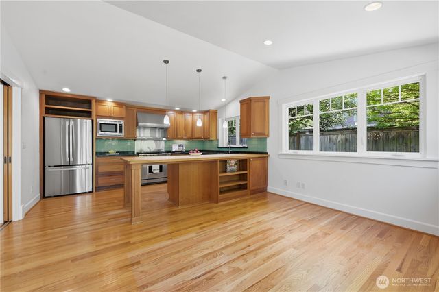 10630 NE 18th Street, Bellevue, WA 98004