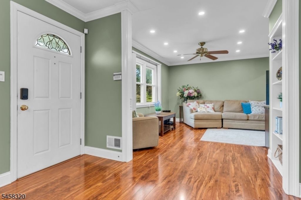 8 Highview Rd, East Brunswick Twp., NJ 08816 — photo 3