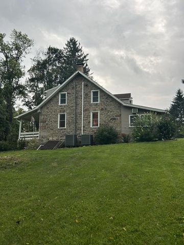 450 KOHLER SCHOOL RD, New Oxford, PA 17350