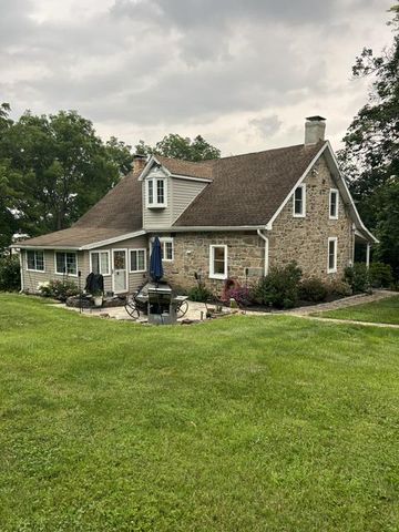 450 KOHLER SCHOOL RD, New Oxford, PA 17350
