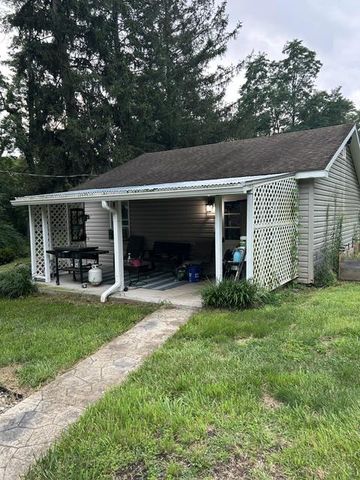450 KOHLER SCHOOL RD, New Oxford, PA 17350