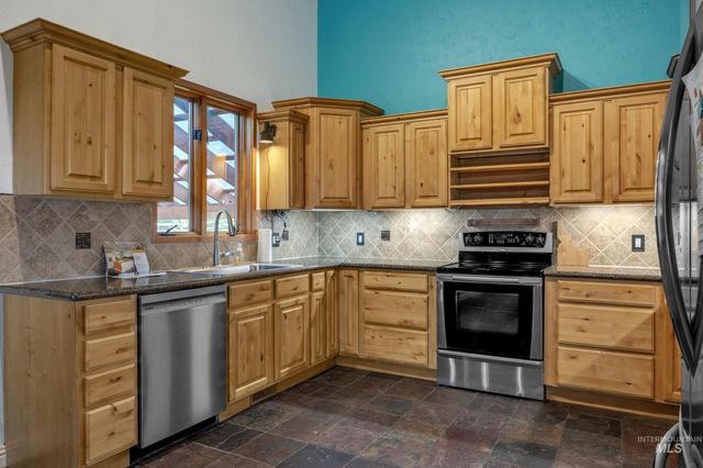 10424 Duck Lane, Nampa, ID 83686