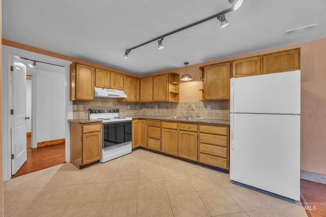 10424 Duck Lane, Nampa, ID 83686
