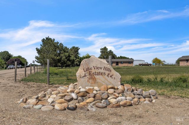 10424 Duck Lane, Nampa, ID 83686