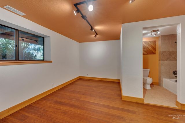 10424 Duck Lane, Nampa, ID 83686