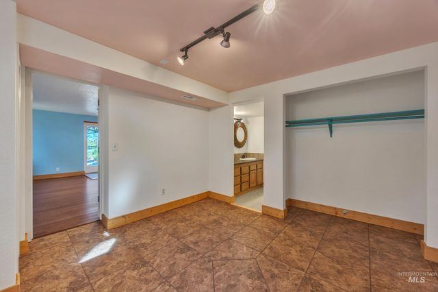 10424 Duck Lane, Nampa, ID 83686