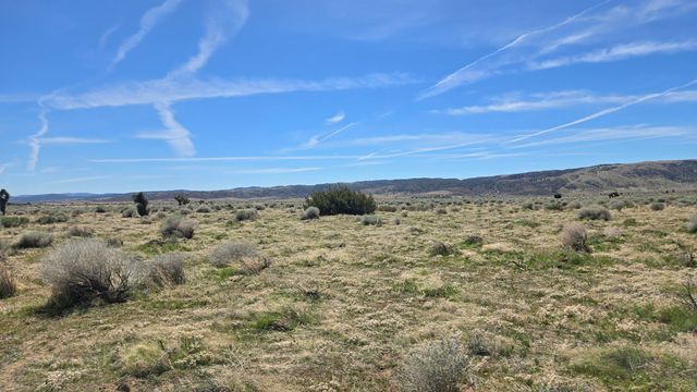 Ave E, Vicinity 193rd St West, Fairmont, CA 93536