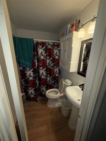 2502 E Overton Road, Dallas, TX 75216