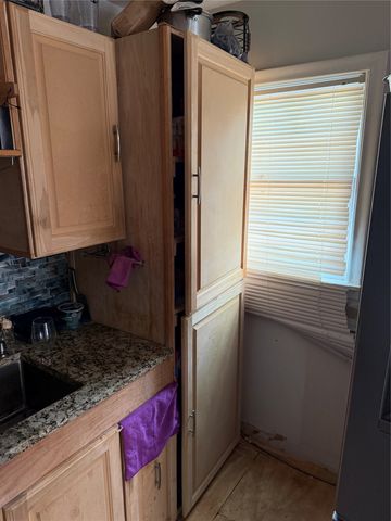 2502 E Overton Road, Dallas, TX 75216