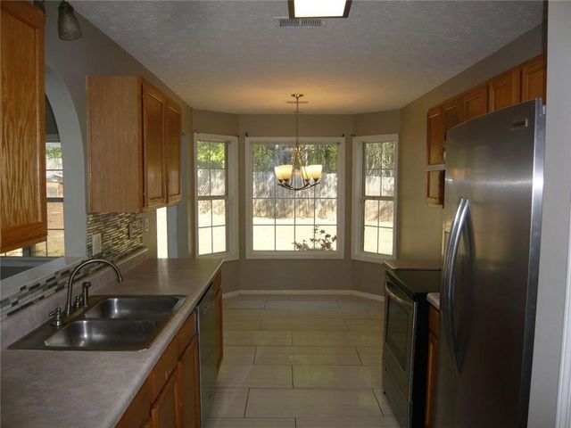 1677 Summit Creek SW, Loganville, GA 30052