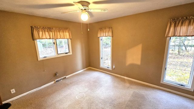 6720 Woodcrest Parkway, Rockford, IL 61109