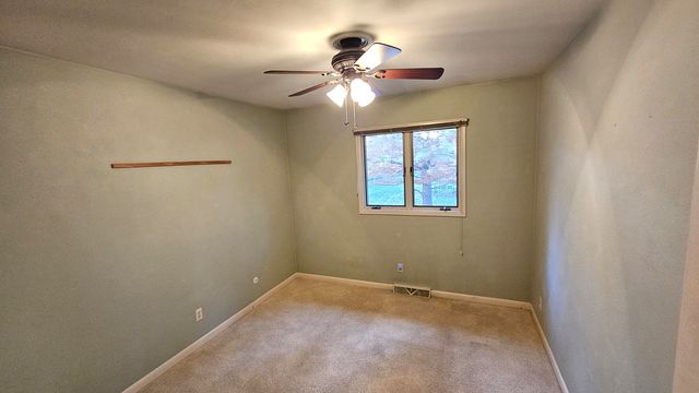 6720 Woodcrest Parkway, Rockford, IL 61109