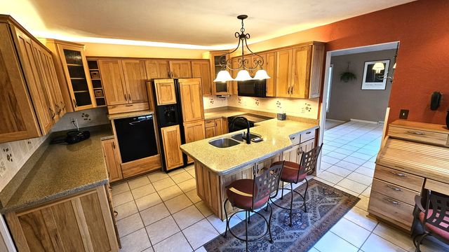 6720 Woodcrest Parkway, Rockford, IL 61109