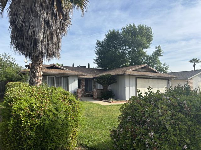 274 W Sierra Avenue, Fresno, CA 93704