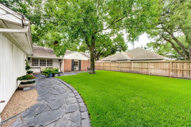 2602 Briarbrook Drive, Houston, TX 77042