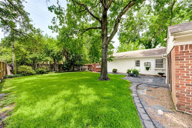 2602 Briarbrook Drive, Houston, TX 77042