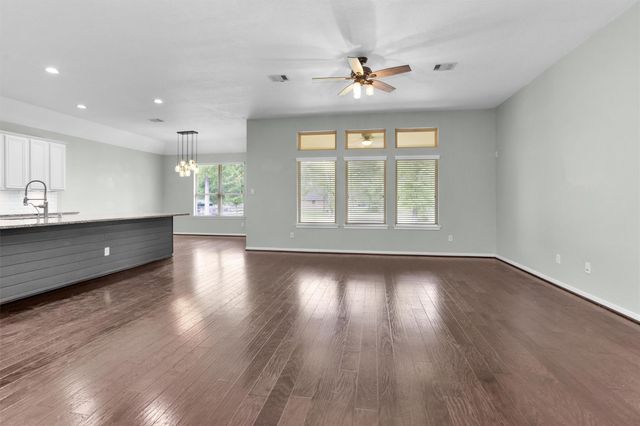 9222 White Tail Drive, Conroe, TX 77303