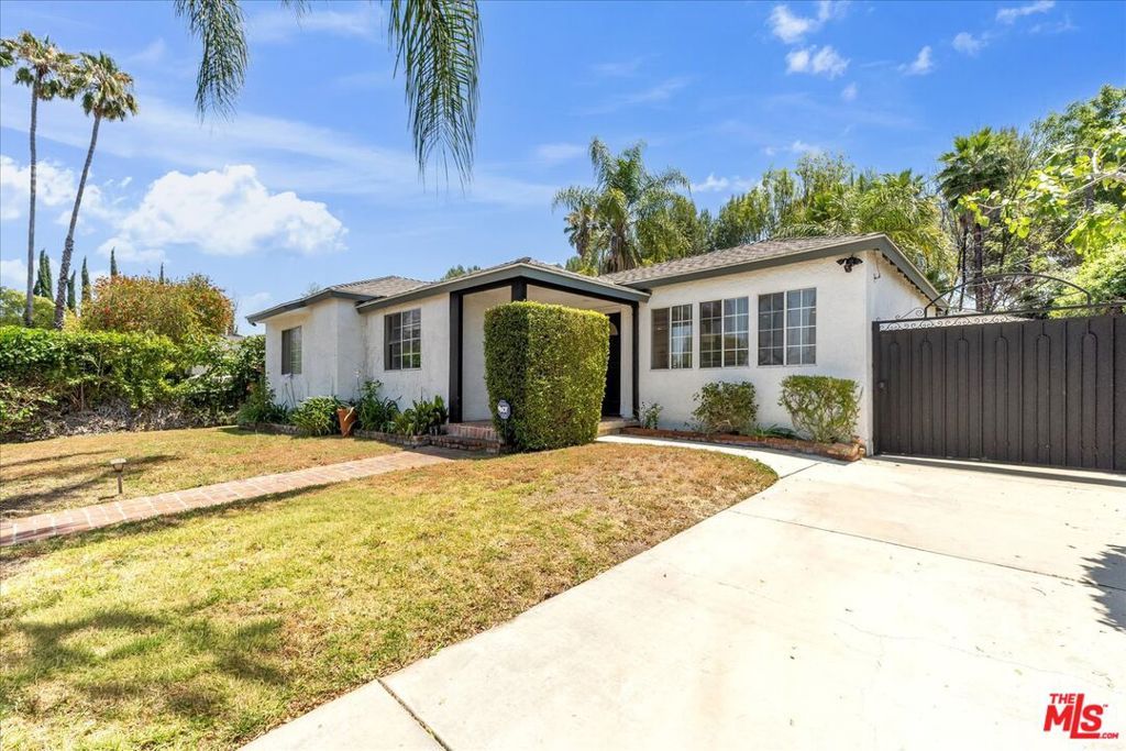 18352 Bessemer Street, Tarzana, CA 91335 — photo 2