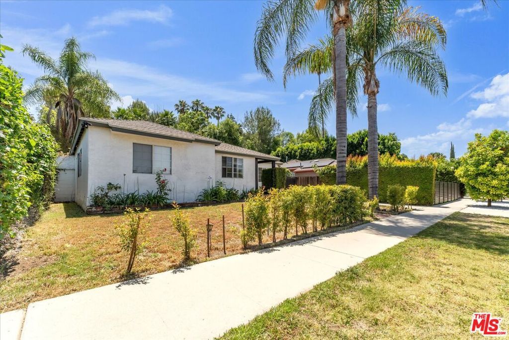 18352 Bessemer Street, Tarzana, CA 91335 — photo 3