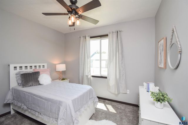 416 E Cairos Pl Place, Brandon, SD 57005