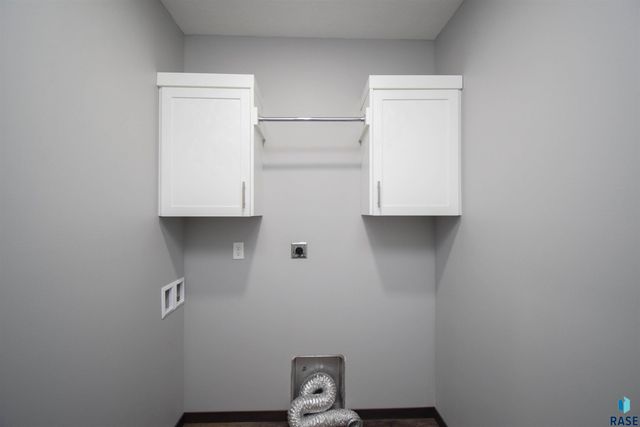 416 E Cairos Pl Place, Brandon, SD 57005