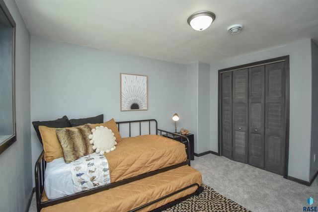 416 E Cairos Pl Place, Brandon, SD 57005