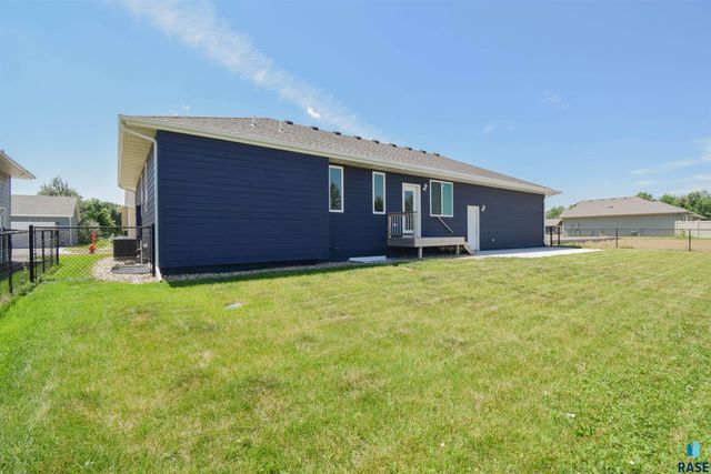 416 E Cairos Pl Place, Brandon, SD 57005