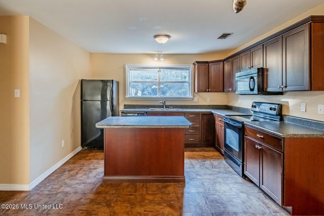 7117 Oakhurst Drive, Ocean Springs, MS 39564