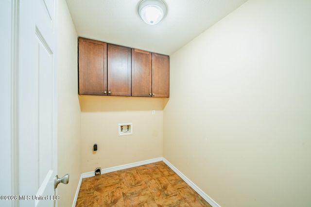 7117 Oakhurst Drive, Ocean Springs, MS 39564